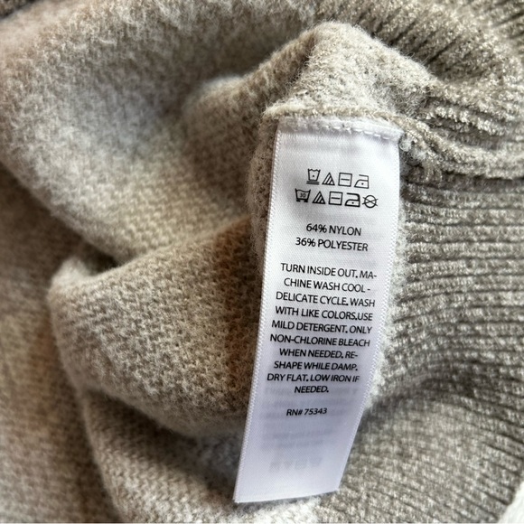 William Rast Cropped Sweater - Picture 6 of 6